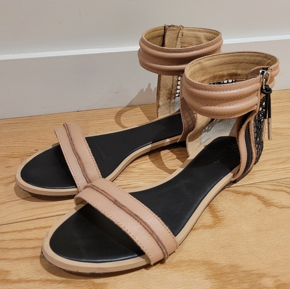 100% authentic Gwen Stefani LAMB Tanned Sandals - Picture 1 of 7